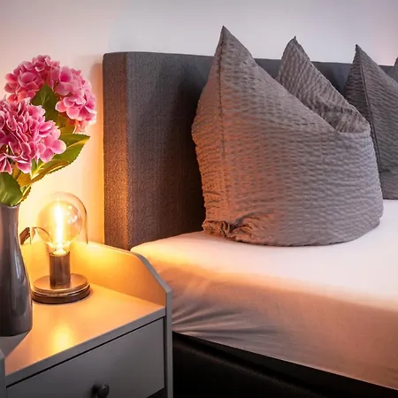 Komfortable In Halle * Галль